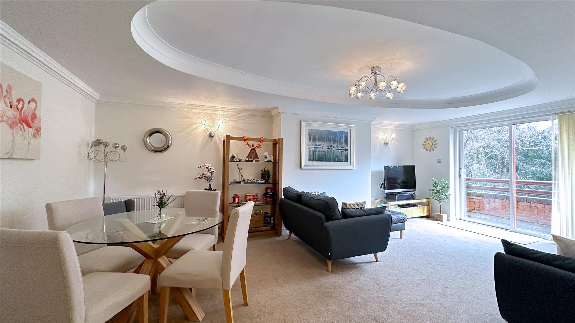 3 Bedroom Apartment First Floor The Esplanade, Canford Cliffs, Poole